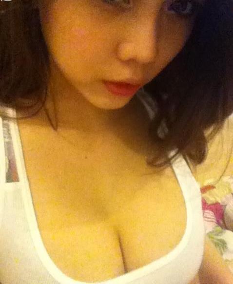 办公室挺进美艳老师后臀
